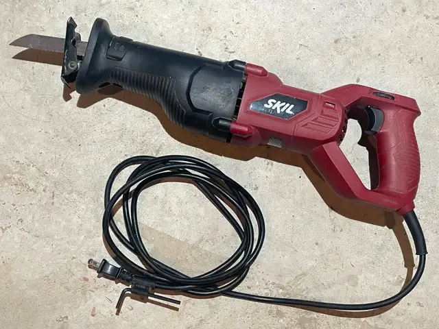 SKIL 9206 Sawzall / Reciprocating Saw in Power Tools in City of Toronto - Image 5