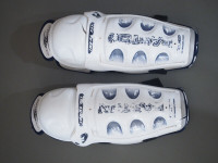 Hockey shin pads 13"