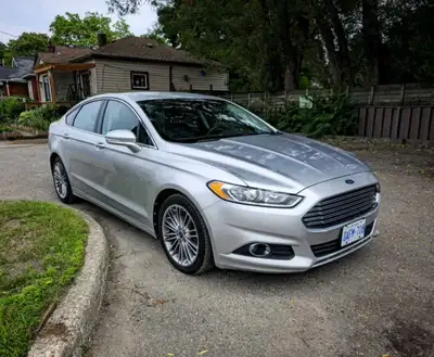 Selling a 2013 Ford Fusion SE, 2.0T Ecoboost with 240,000 km, gets excellent gas mileage and has no...