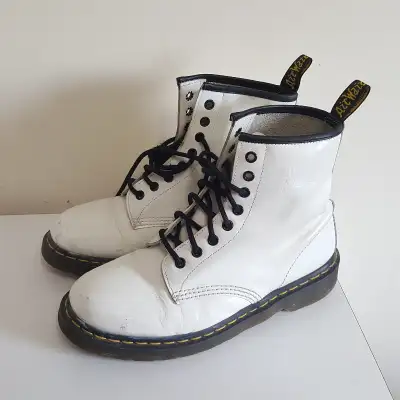 Dr martens kijiji best sale