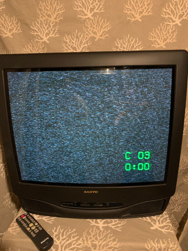 27” SANYO RETRO STEREO COLOUR TV in General Electronics in Oshawa / Durham Region - Image 2