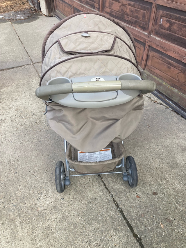 Stroller in Strollers, Carriers & Car Seats in Strathcona County - Image 2
