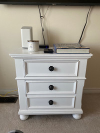 White wood furniture queen bedroom set (moving sale) 