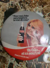 Epinglette Macaron Dominique Michel Coca-Cola 70s Pin Button