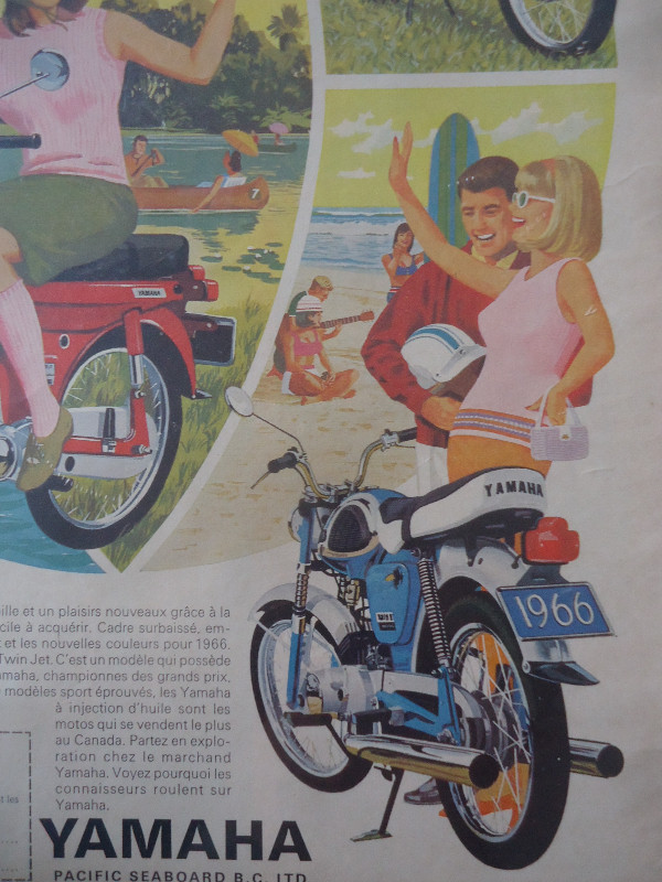 1966 Moto Publicité de Motocyclette Yamaha 13" x 10" Rare Bike dans Art et objets de collection  à Lévis - Image 2