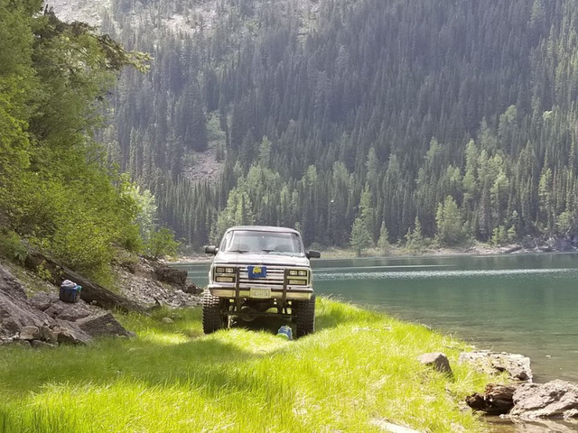 1990 chevrolet suburban 2500 in Cars & Trucks in Cranbrook - Image 3