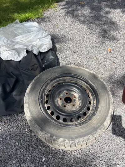215/GOR16 95T IG52 4 winter tires used for Camry