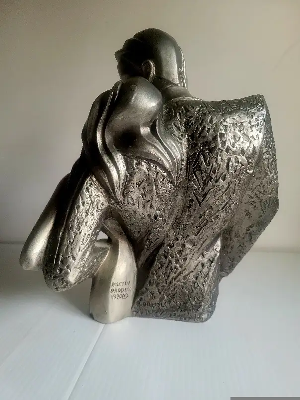 Austin Sculpture Art  Deco Couple By Alexander Daniel in Arts & Collectibles in West Island - Image 4