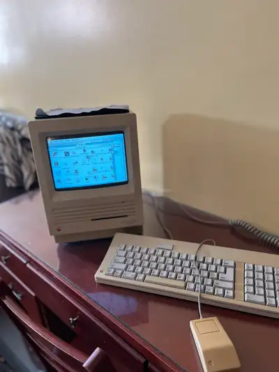 vintage Macintosh computer model M5011, View more