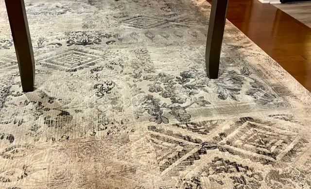 Area Rug  6' 6" X 9' 5" in Rugs, Carpets & Runners in Ottawa - Image 4