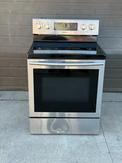 Good working conditions, no issues. Has convection bake. Delivery is extra.