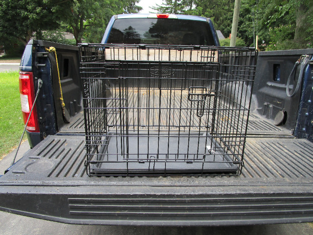 ESSENTIALS...DOG CAGE..NEW.!!! in Accessories in Norfolk County - Image 3