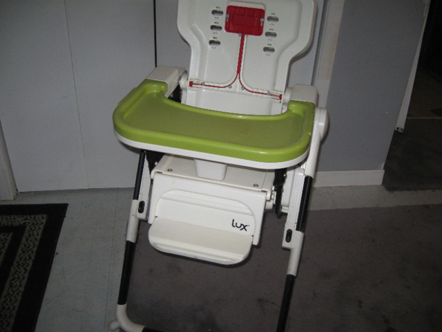 Chaise Haute pour bébé dans Nourriture et chaises hautes  à Lévis - Image 3
