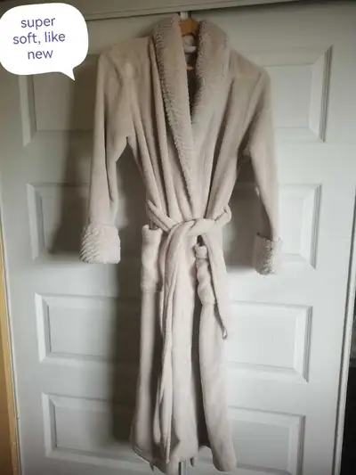 Carole Hochman Robe, View more