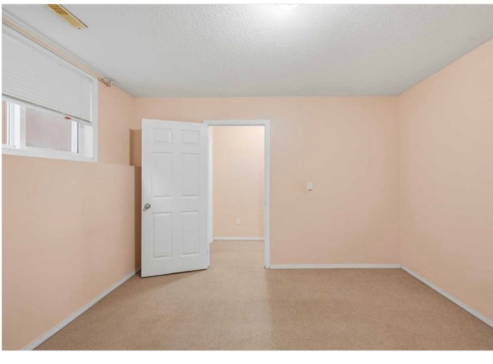 Basement for rent NE 4