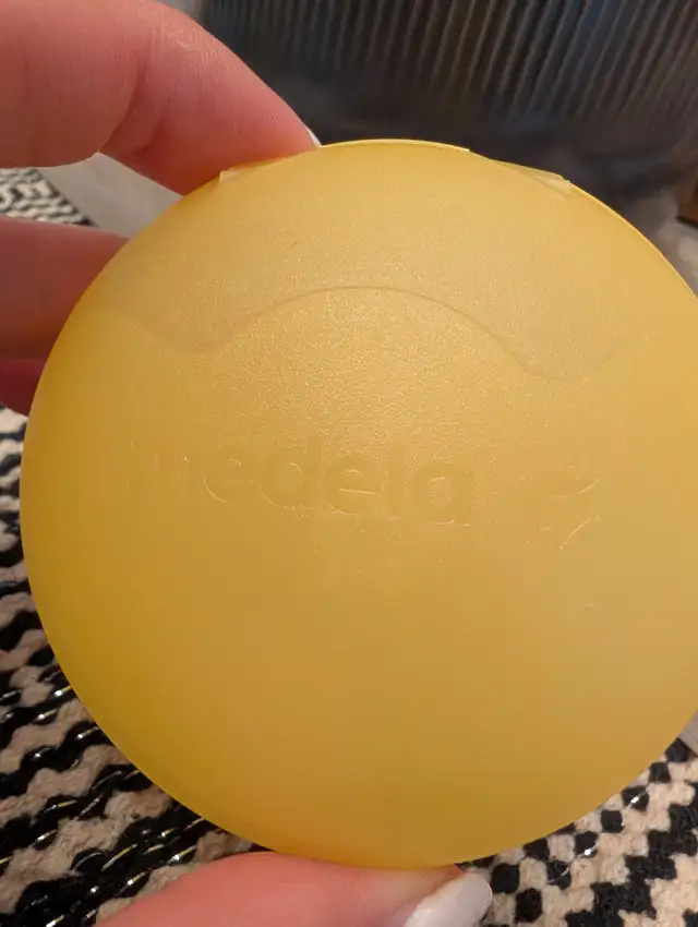 Medela nipple shields, 20mm, used once in Feeding & High Chairs in Kitchener / Waterloo - Image 3