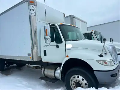 Parting out a 2009 International- ****BOX IS SOLD**** -Maxforce engine-(new head,head gasket, 6 cyli...