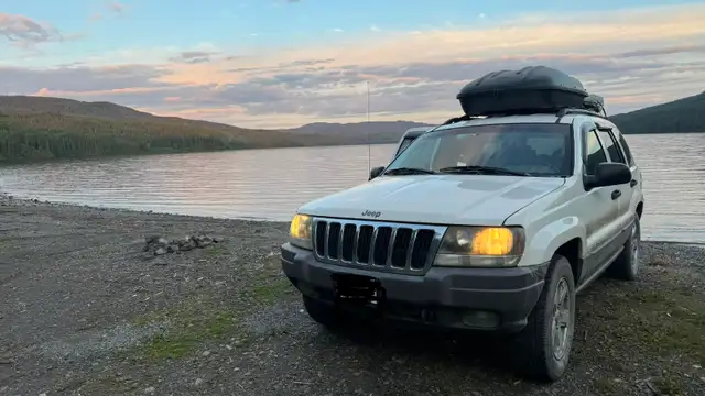 Well Maintained 2003 Jeep Grand Cherokee Laredo 4.7L V8