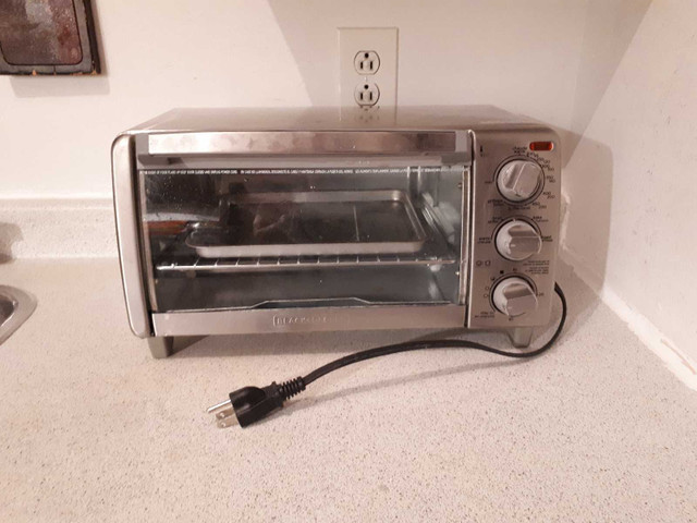 Toaster Oven in Toasters & Toaster Ovens in Trenton - Image 2