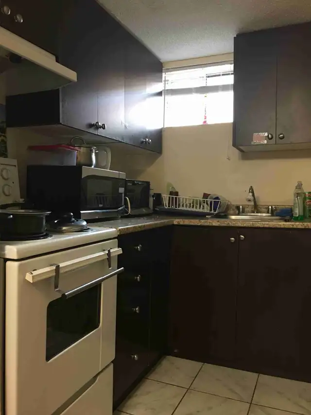 Furnished basement room in 7 minutes walk from Lansdowne subway62864758395265122