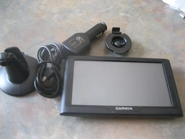Garmin Nuvi 68 LM GPS 6" Touchscreen Navigation System W Lifetim in General Electronics in St. Catharines - Image 2