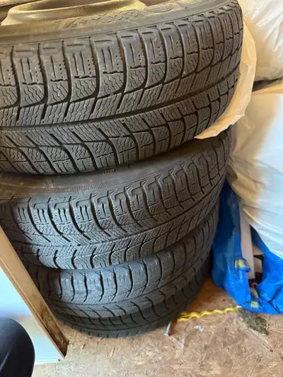 Michelin winter tires 175/65R14 4 Used tires on rims..plz not rims not good. Tires are in good condi...