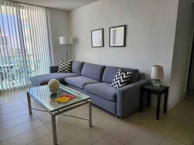 Lovely Condo on Beach - Hollywood in Florida in Canada - Image 8