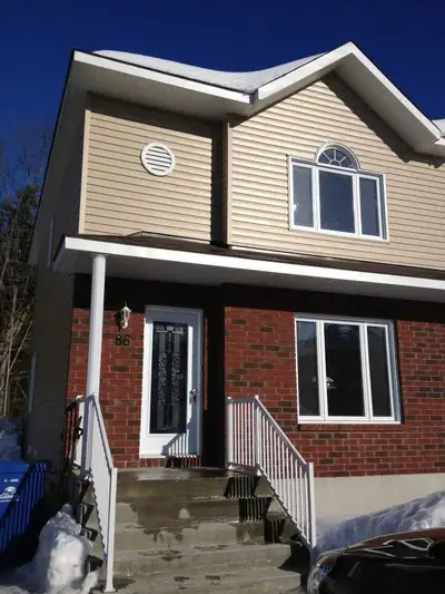 I have two rooms for rent separately for 725$ June first for each room with the sharing of the house...