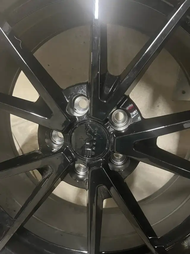 TIRE run flat & BLACK RIM in RV & Camper Parts & Accessories in Saskatoon - Image 3