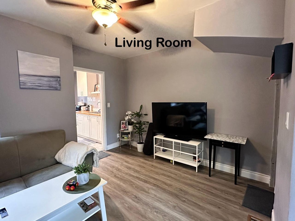 2 Beds 1 Bath Townhouse 4