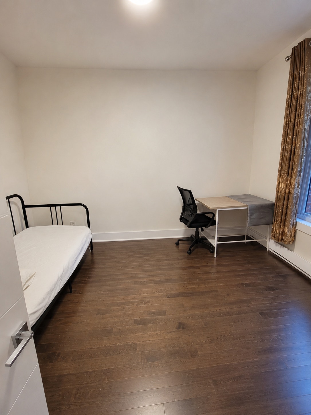 Furnished private room to rent in a townhouse for September 1st — photo 3