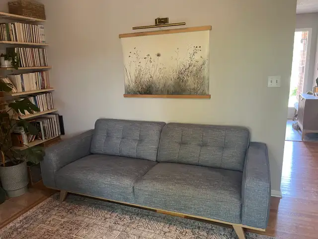Blue Bennett’s Furniture Couch in Couches & Futons in Kingston - Image 5