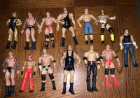 13 WWE / WWF Wrestling Action Figures Lot . Wrestlers