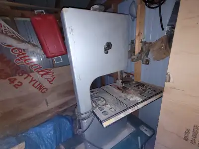 3/4 horse motor band saw.250. Contact Melvin at 6138212851.