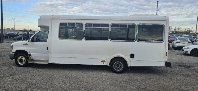 Used 17 Passenger Airport Shuttle bus in Cars & Trucks in Mississauga / Peel Region - Image 4