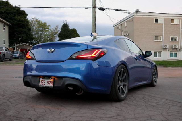2011 Hyundai Genesis Coupe 2.0t in Cars & Trucks in Moncton - Image 4