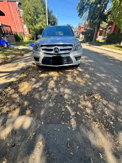 2016 Mercedes GL350 BlueTEC 4MATIC AMG 3.0 V6 Diesel, 4MATIC, 7 seats. Very nice and comfortable SUV...