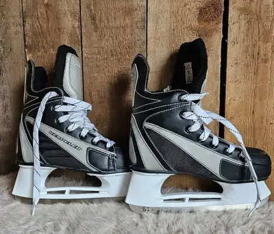 Hespeler Rogue Hockey Skates Size 7, View more
