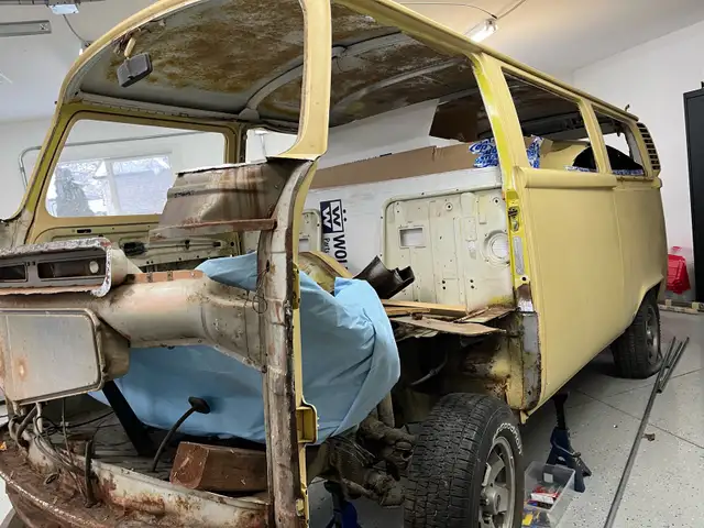 1976 Volkswagen Transporter Van With Engine and Transmission in Classic Cars in Oshawa / Durham Region - Image 6