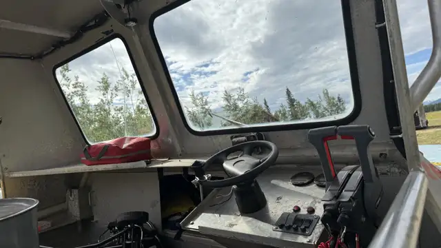 Two New Motors!! Great Boat our Loss your Gain!!! in Powerboats & Motorboats in Whitehorse - Image 7