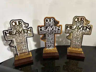 9”tall x6” wide can be wall hung or table mounted ideal as gifts and souvenir Pickup location at DQ...