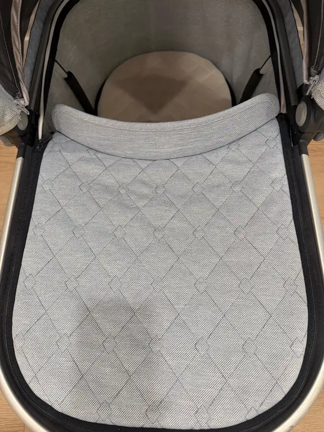Uppa Baby Vista for sale in Strollers, Carriers & Car Seats in Guelph - Image 6