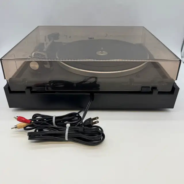 Vintage 1970s Dual 502 Belt Drive Turntable Record Player Tested in Stereo Systems & Home Theatre in City of Toronto - Image 10