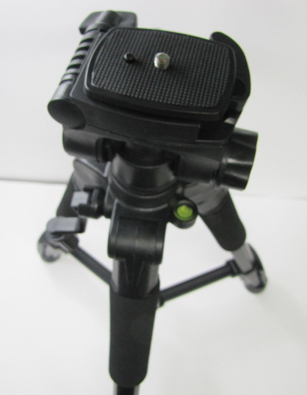 55 Inch Tripod from ET668 (Brand New) in Cameras & Camcorders in Edmonton - Image 2