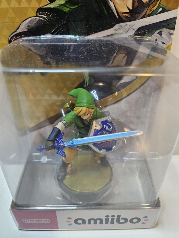 The Legend of Zelda: Link Skyward Sword amiibo (NA Version) in Nintendo Switch in Belleville - Image 2