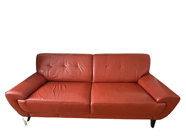 Beautiful Burnt Orange Leather Couch - Excellent Condition! dans Sofas et futons  à Ville de Montréal - Image 4