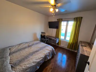 Chambre à louer POUR ÉTUDIANT(e). J'offre une chambre à louer pour étudiant tranquille,non fumeur ,p...