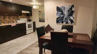 Super clean , quiet, furnished room for rent in Brampton