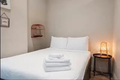 One bedroom apartment located at the Bradshaw in Stratford. Fully furnished Rental price is 1825$ al...