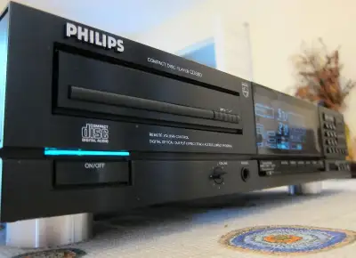 *** Sale pending, see these CD players instead for sweet sound *** https://www.kijiji.ca/v-stereo-sy...